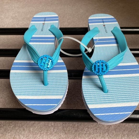 TOMMY HILFIGER Women Rowena 4 Flip Flop Sandals - NEW NWOB - Picture 1 of 9